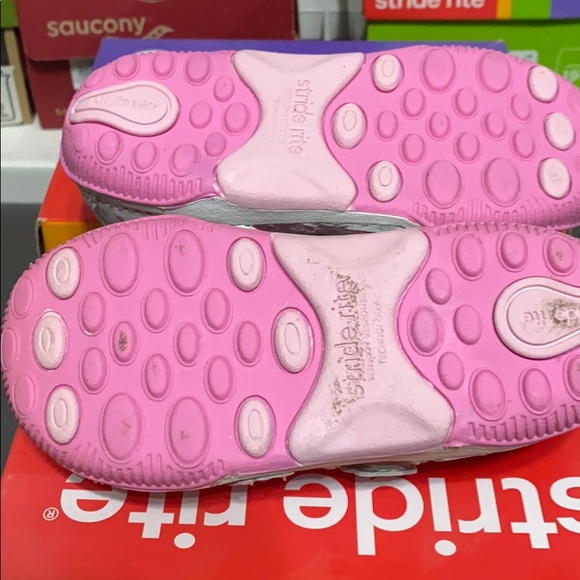 Sheena - Picture 6 of 7